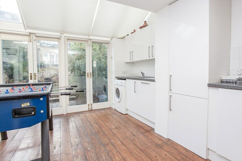 Elegant Victorian 3 Bed Home Near Hammersmith