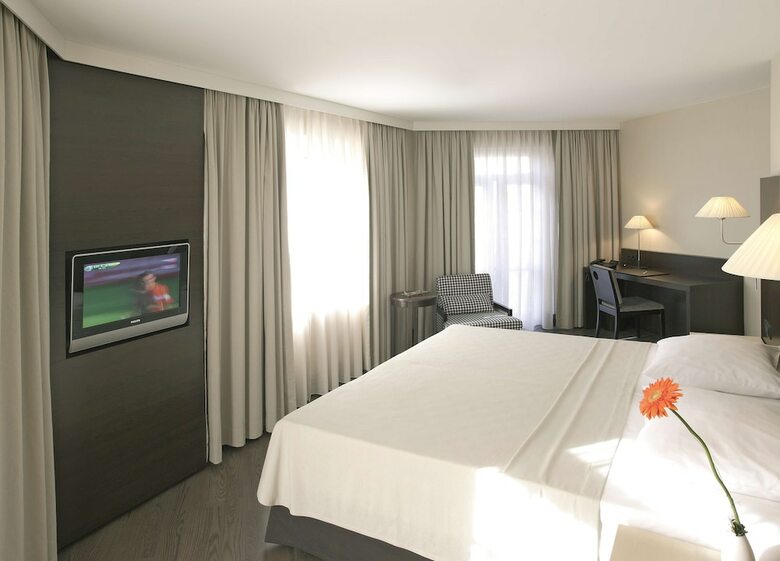 Hotel NH D�sseldorf K�nigsallee