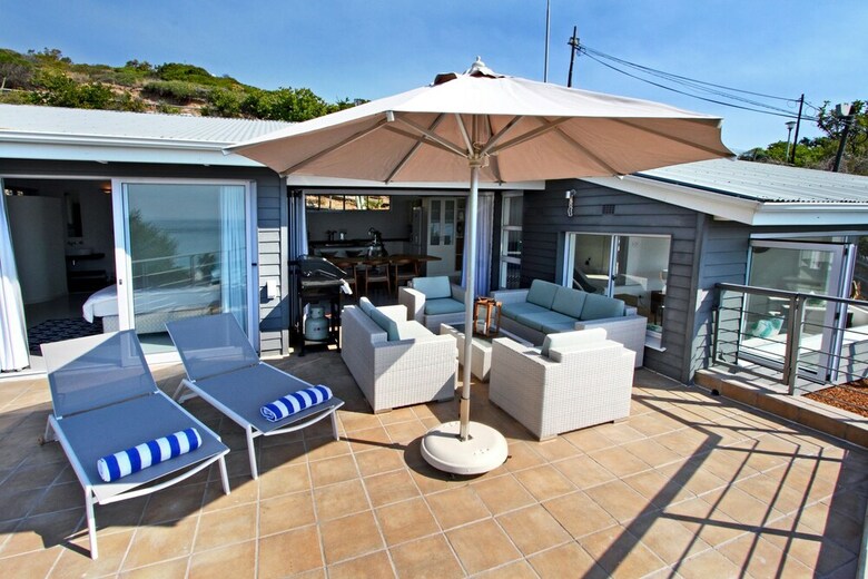Bungalow On 4th - Three Bedroom House, Sleeps 6