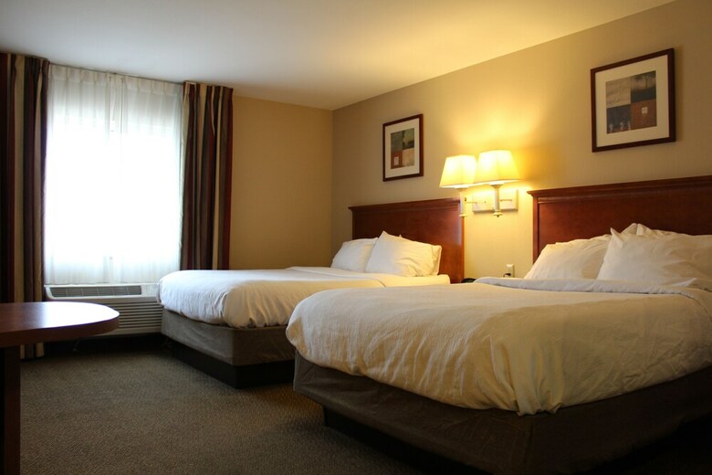 Hotel Candlewood Suites Airport