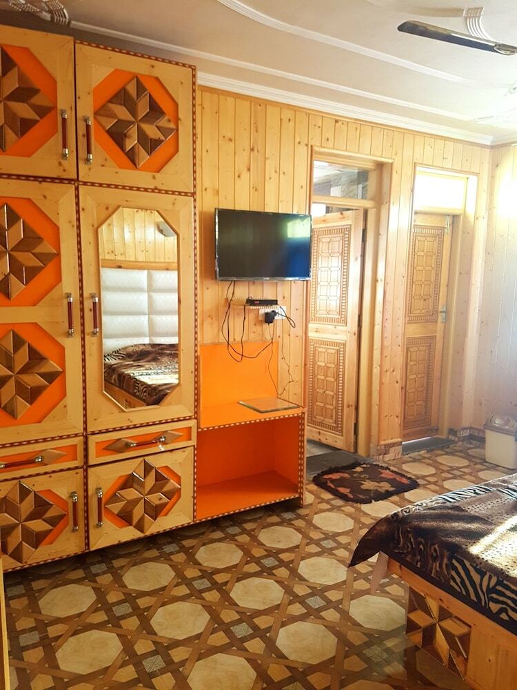 Hotel Grand Noora Palace