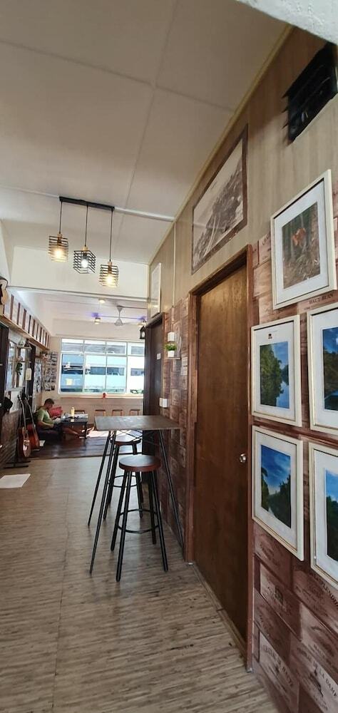 Hostal Escape Backpackers Kk
