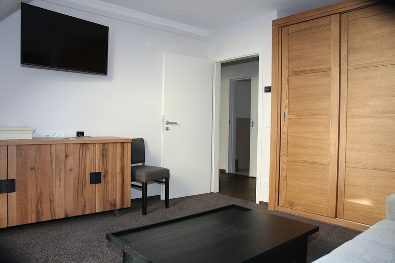 Hotel H�ll Am Main