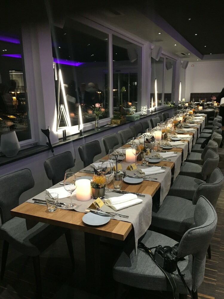 Hotel H�ll Am Main