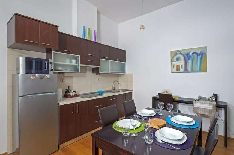 Riva And Diocletian Apartments