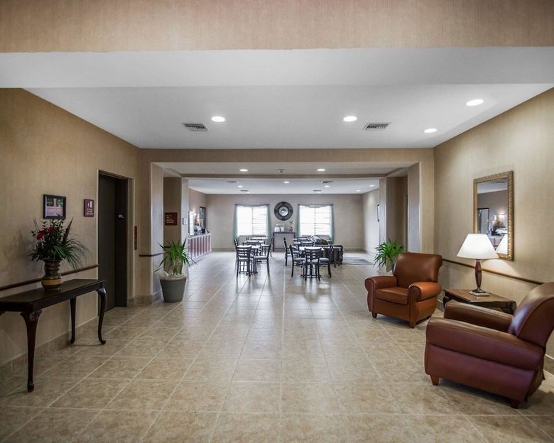 Hotel Rodeway Inn & Suites