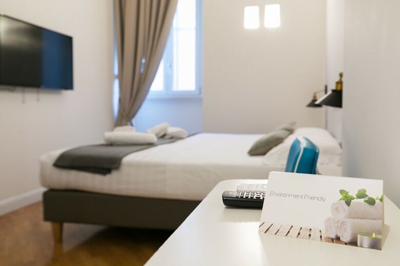 Hotel Trevi Contemporary Suite