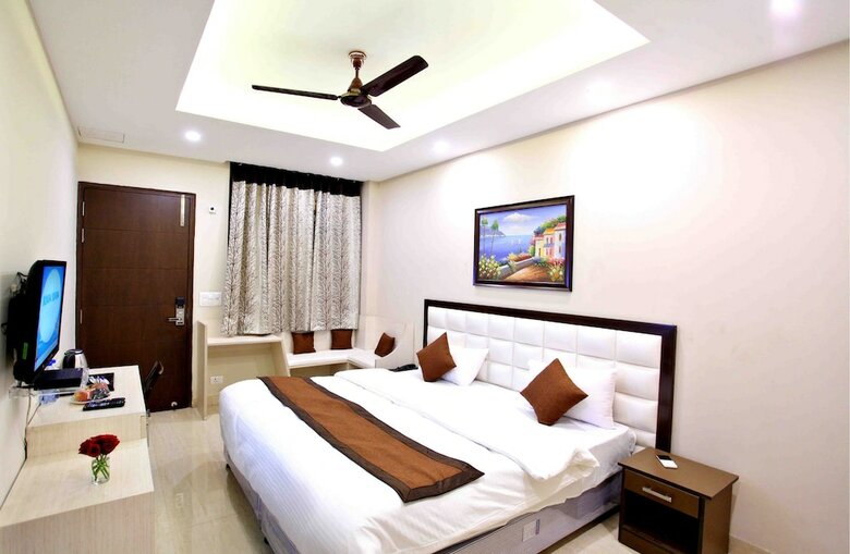 Hotel Nirvana Suites