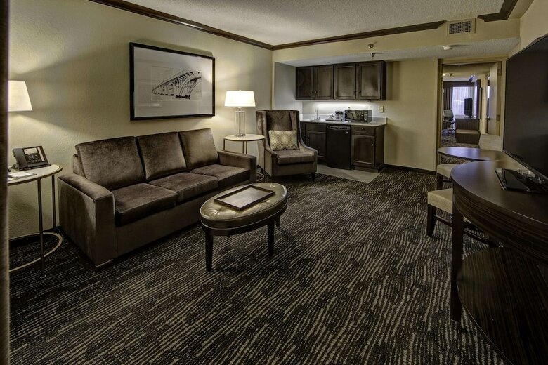 Doubletree By Hilton Hotel Decatur Riverfront