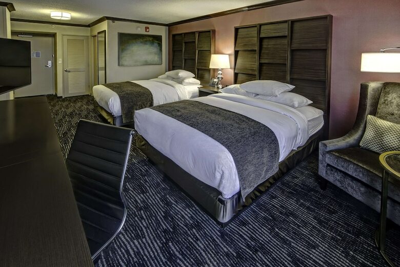 Doubletree By Hilton Hotel Decatur Riverfront