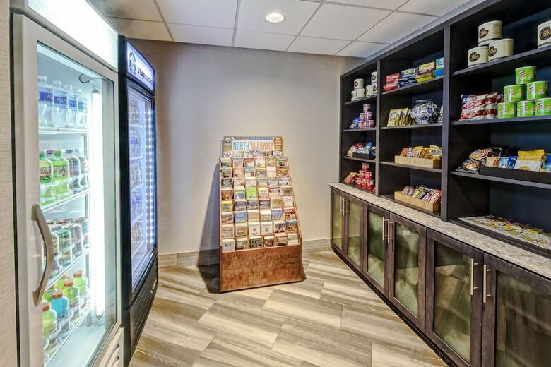 Doubletree By Hilton Hotel Decatur Riverfront