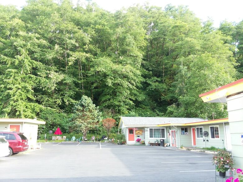 Shiny Motel