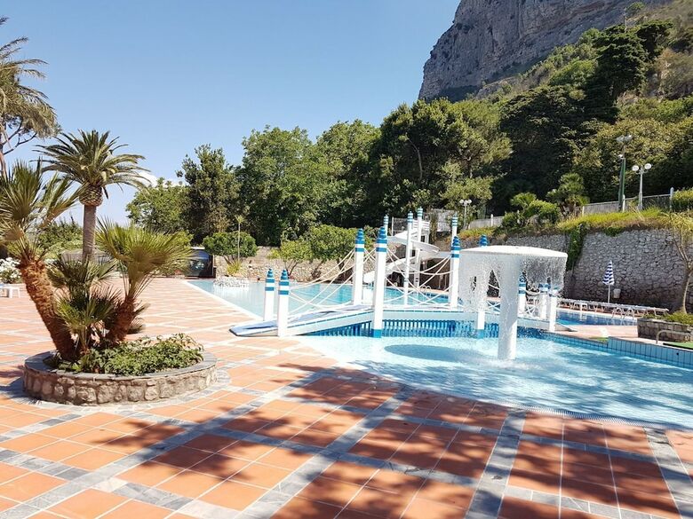 Hotel Holiday Time Sorrento
