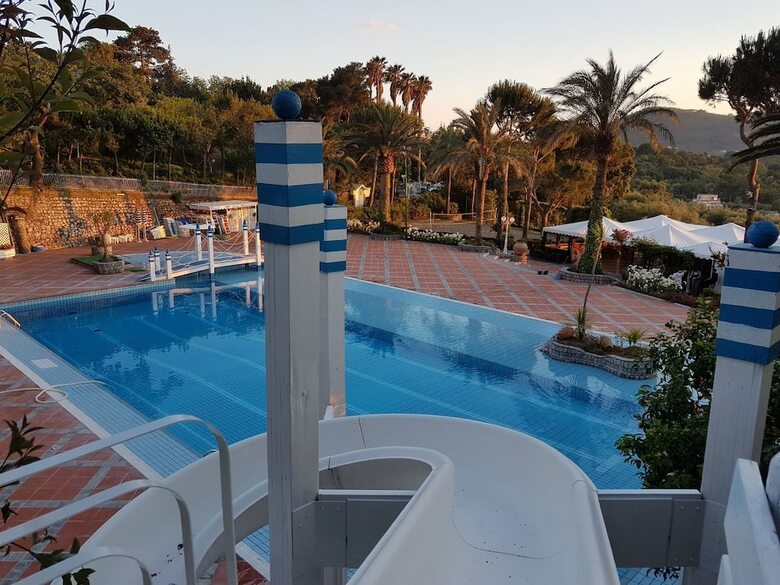 Hotel Holiday Time Sorrento