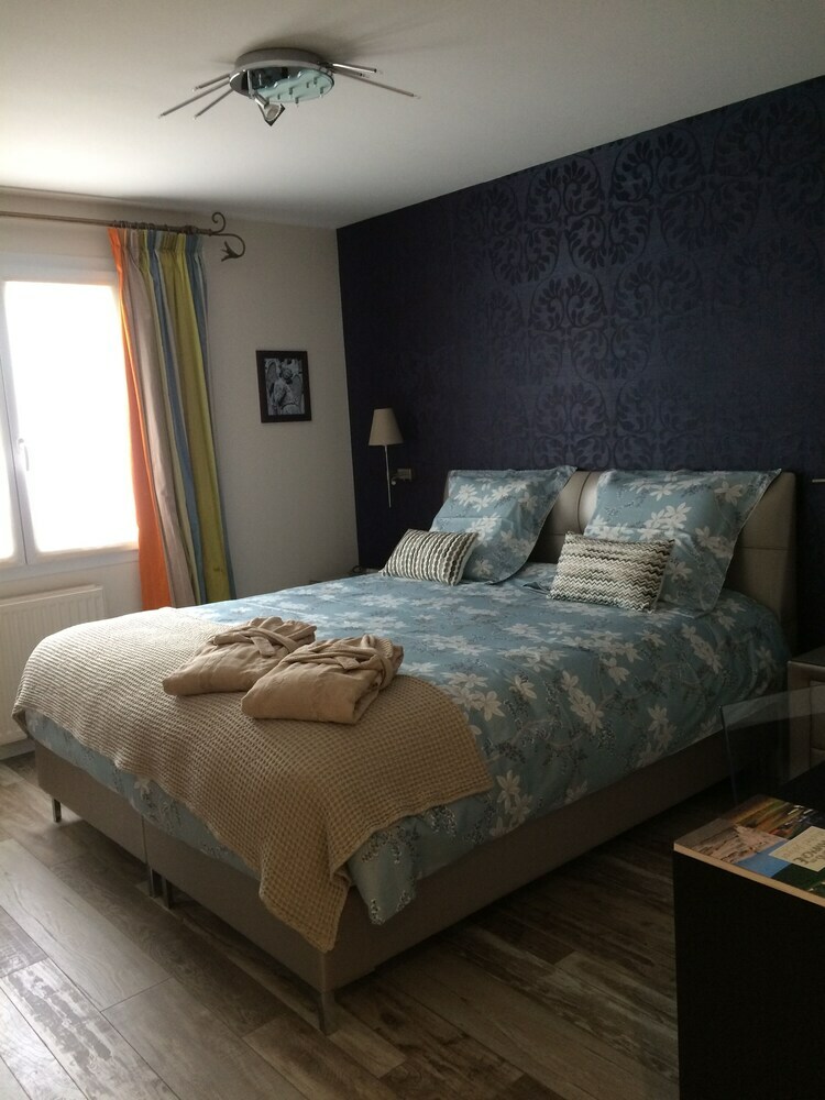 Hotel Les Suites Champenoises