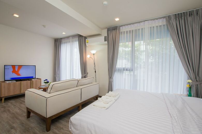 The Deck Condo Patong By Vip
