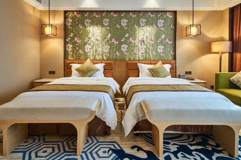 Huayu Landmark Hotel