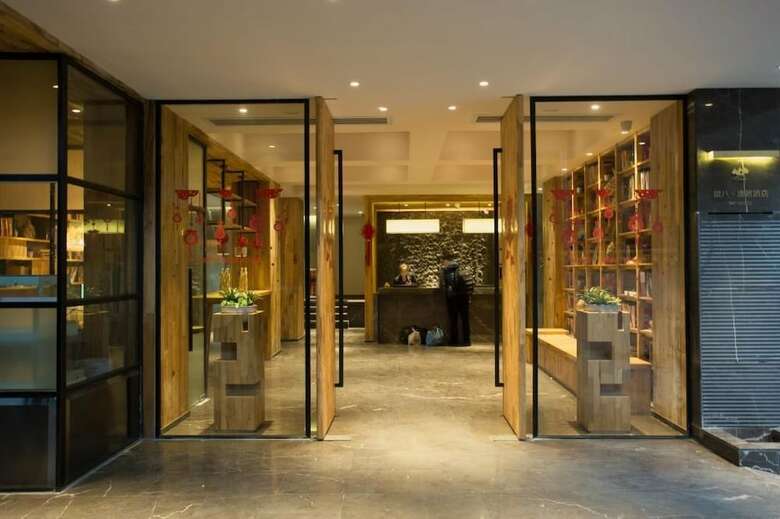 Hotel Guangdong V8 Yat House