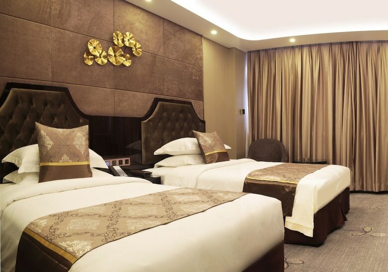 Hotel Pullanoman Holiday Inn