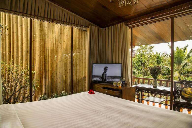 Hotel Saigon Riverside Retreat