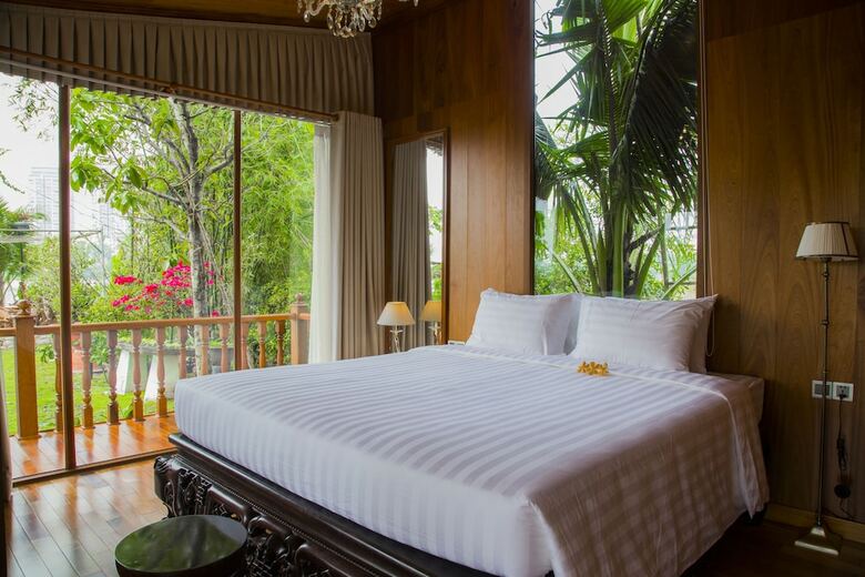 Hotel Saigon Riverside Retreat