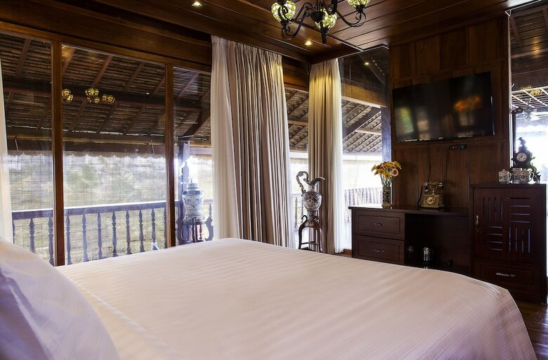 Hotel Saigon Riverside Retreat