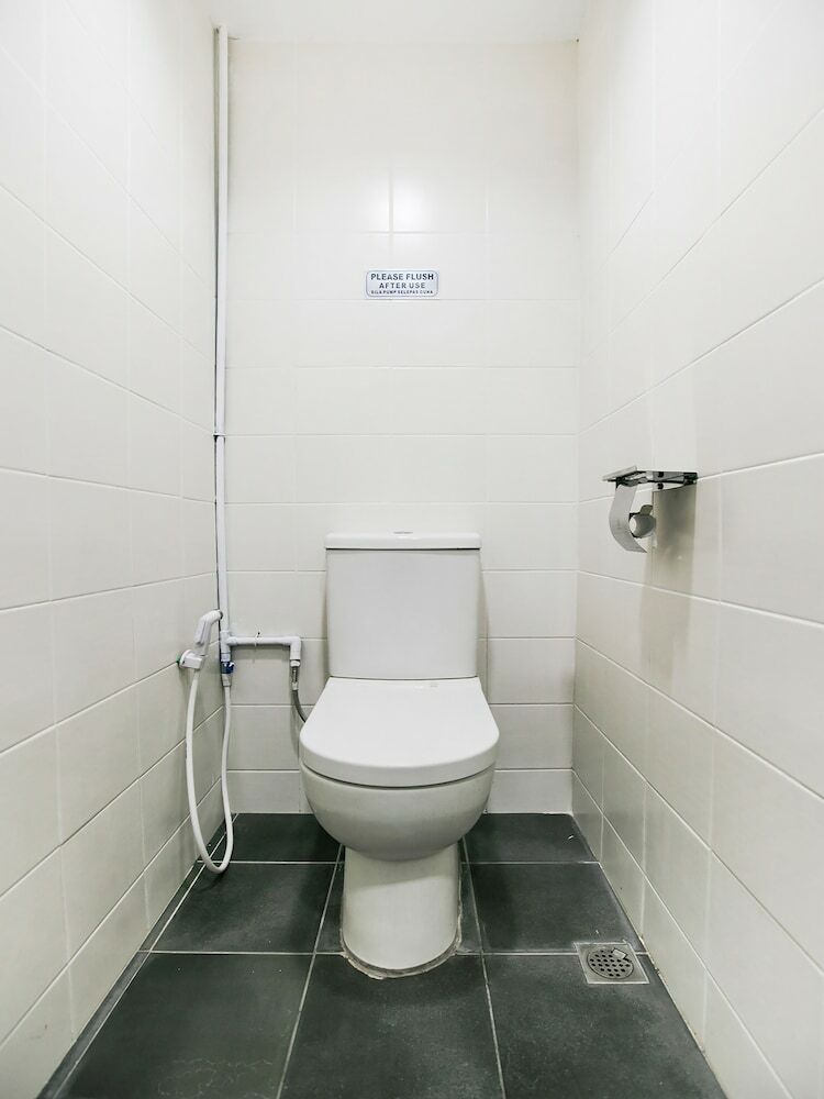 Spot On 89726 Capsule Inn