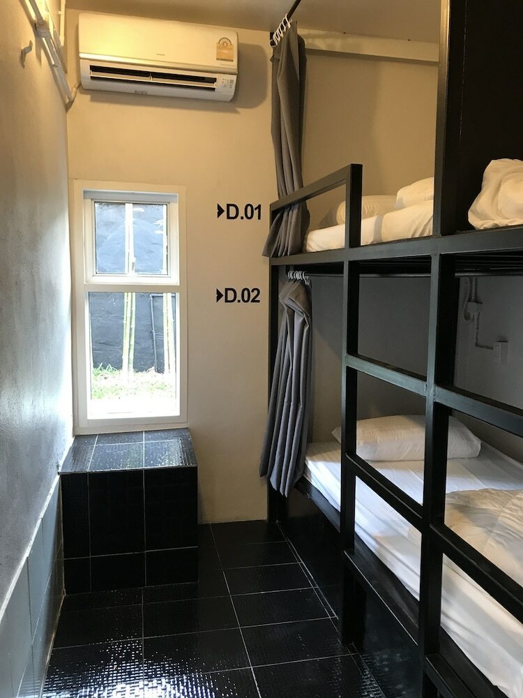 Hostal The Park Society