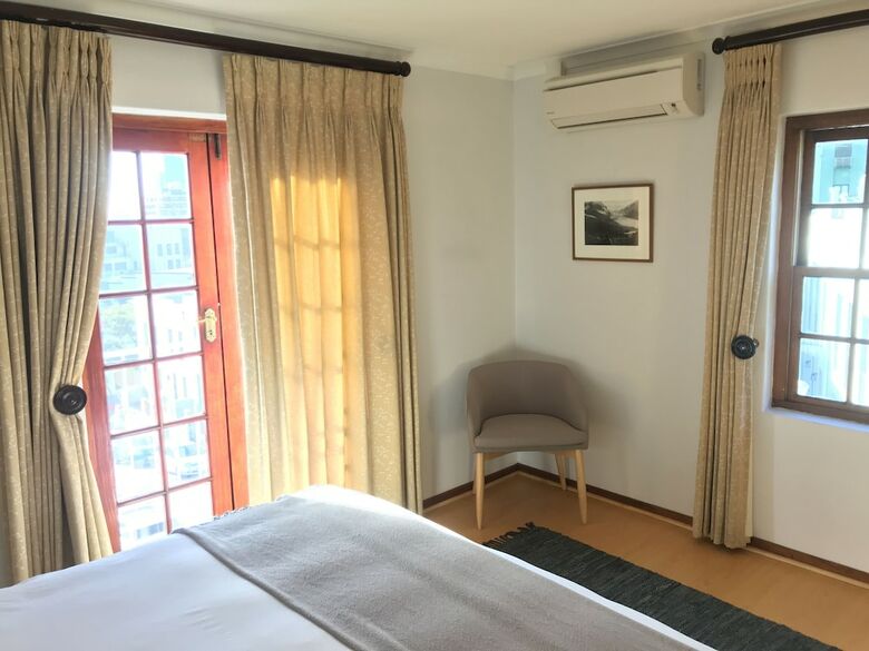 De Waterkant Piazza Apartments