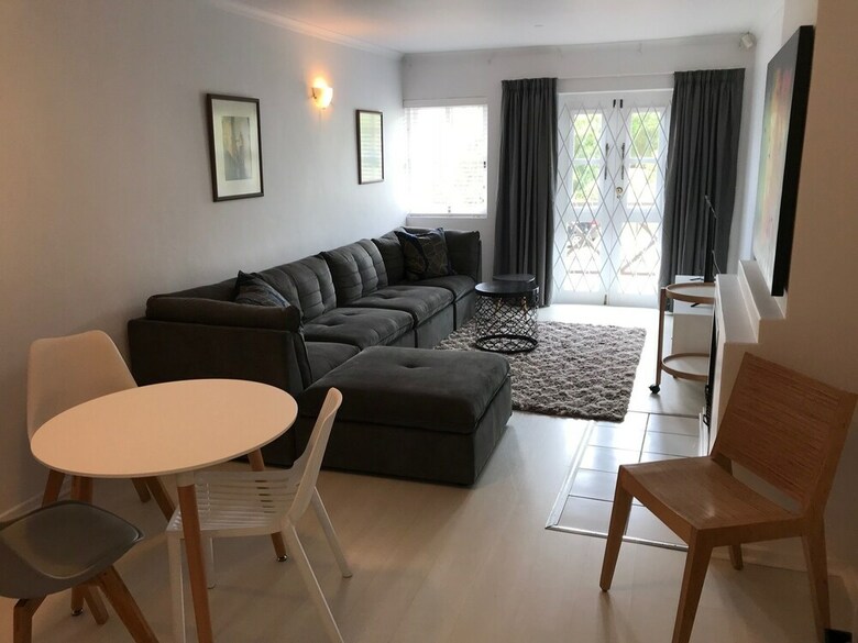 De Waterkant Piazza Apartments