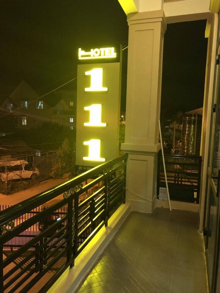 Hotel 111