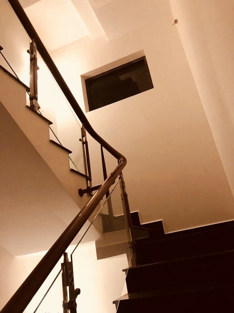 Hotel 111