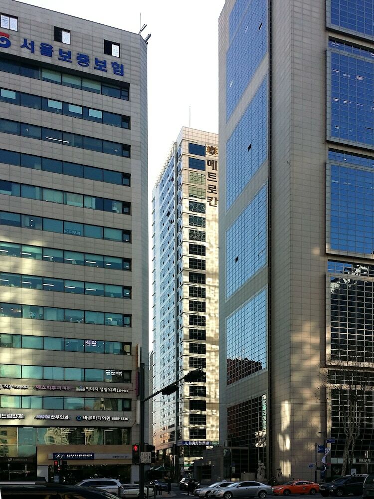 Apartamentos Khan Residence