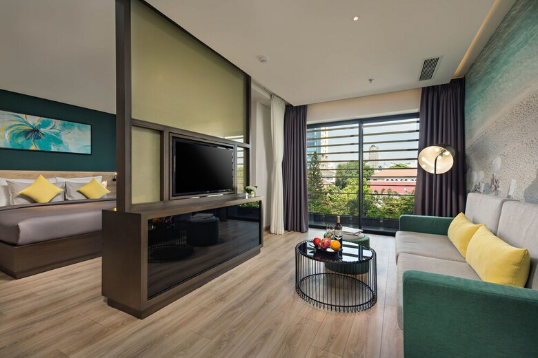 Satya Hotel