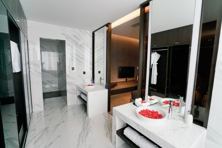 Satya Hotel