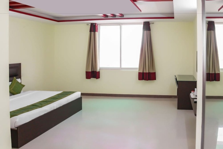 Hotel Treebo Trip Annaya Royals Lucknow
