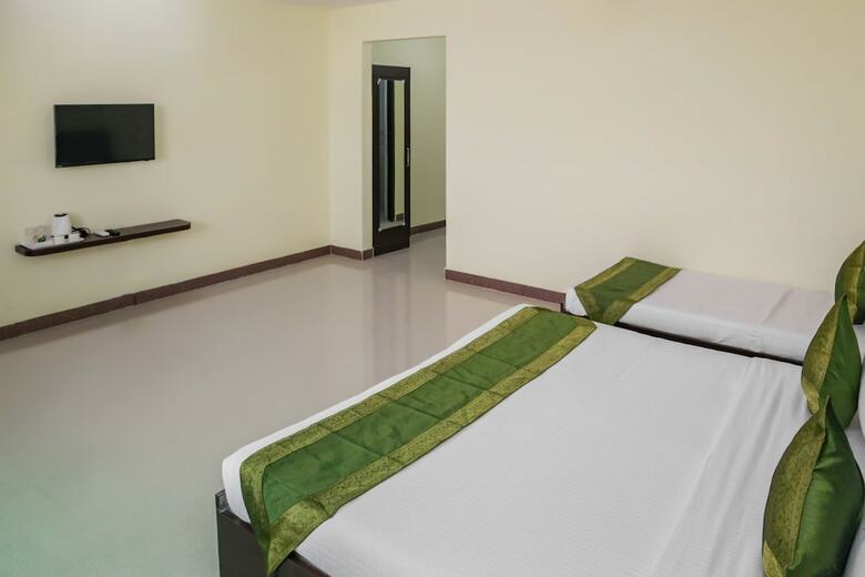 Hotel Treebo Trip Annaya Royals Lucknow