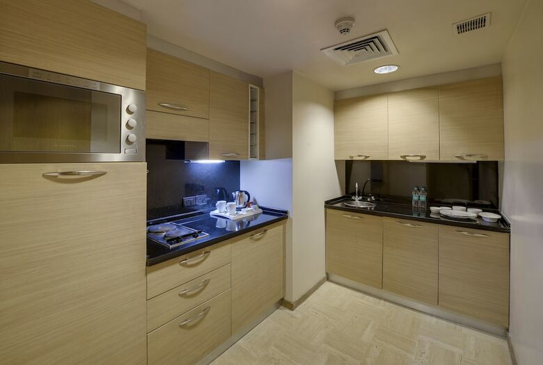 Svelte Hotel & Personal Suites