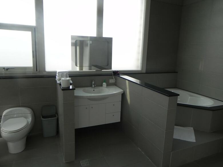 Zhuyuan Ju B&B
