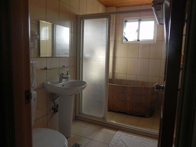 Zhuyuan Ju B&B