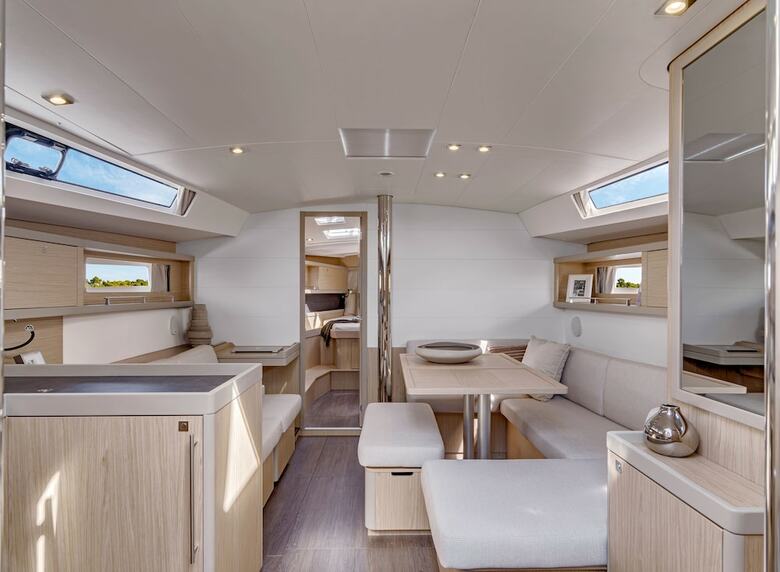 Discover Sailing Asia - Hong Kong