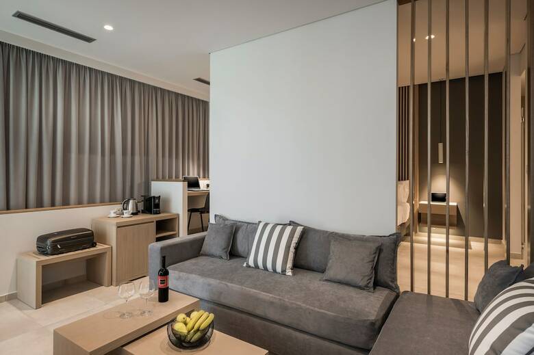 Trianon Luxury Apartments & Suites