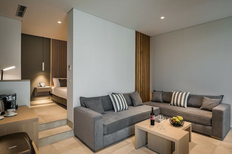 Trianon Luxury Apartments & Suites