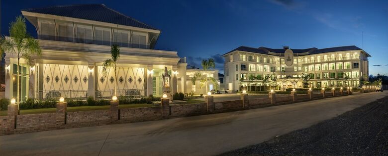 Hotel Chada@nakhon
