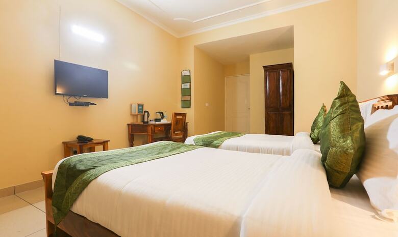 Hotel Treebo Trend The Anchorage Malviya Nagar