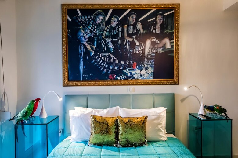 Deluxe Apartments