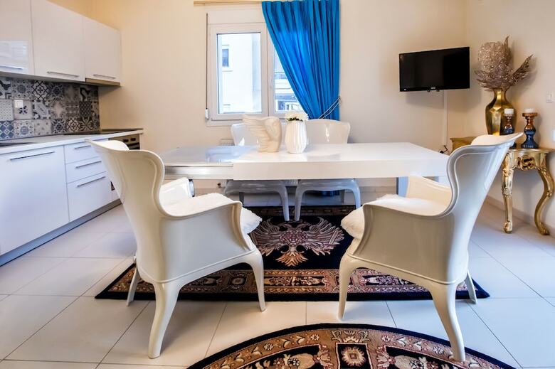Deluxe Apartments