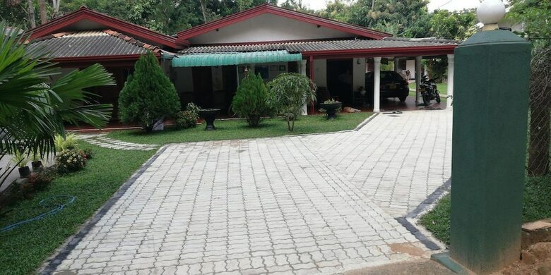Hotel Lal Homestay