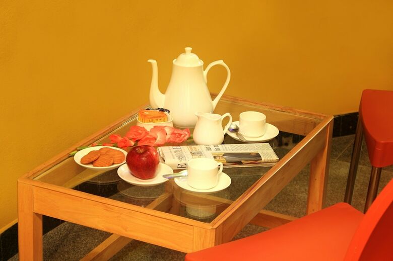 Bed & Breakfast Hoppers Stop Yelahanka