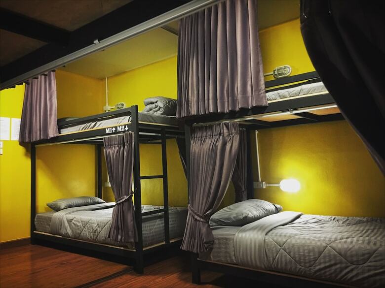 Hostal 84 Gallery - Hostel